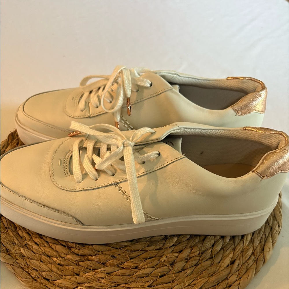 Women's white Clarks leather sneakers - worn twice